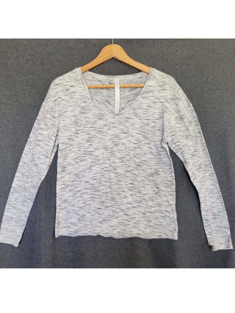 Lululemon Women’s 4 Meant to Move Heathered Grey Long Sleeve Pullover Top